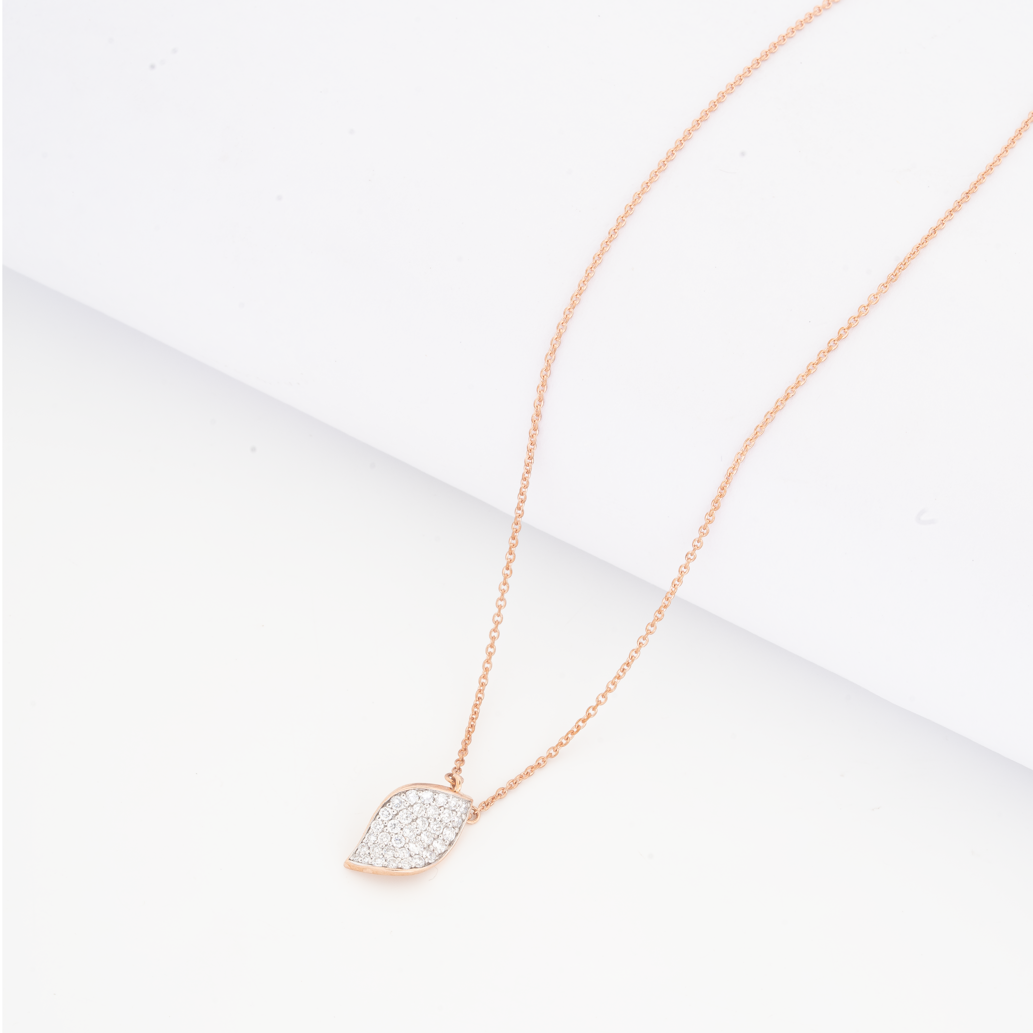 Leaf Pavé Diamond Pendant Necklace