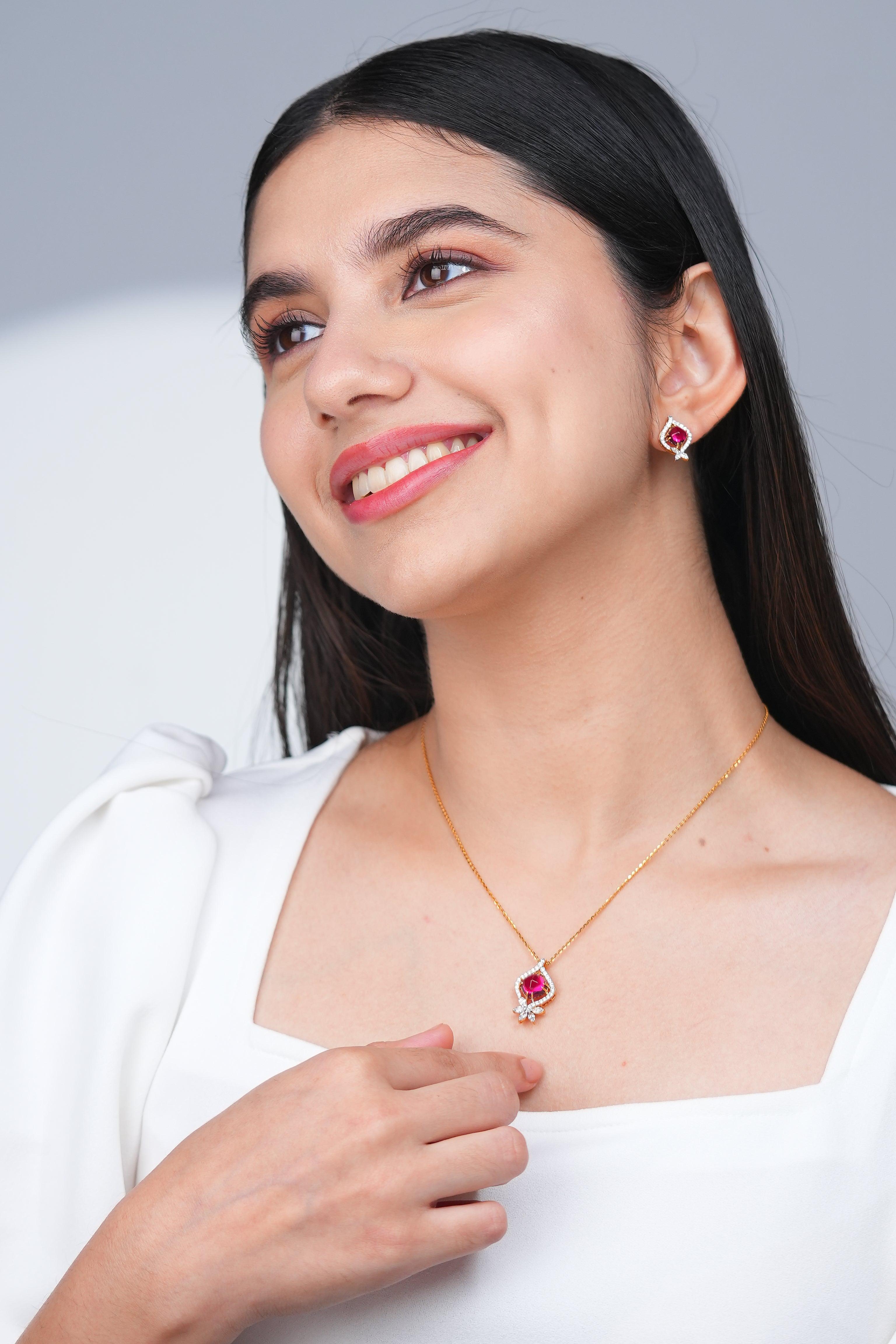 Navya Diamond Pendant (With Chain)