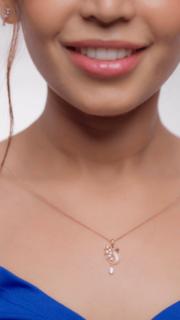 Vada Diamond Pendant