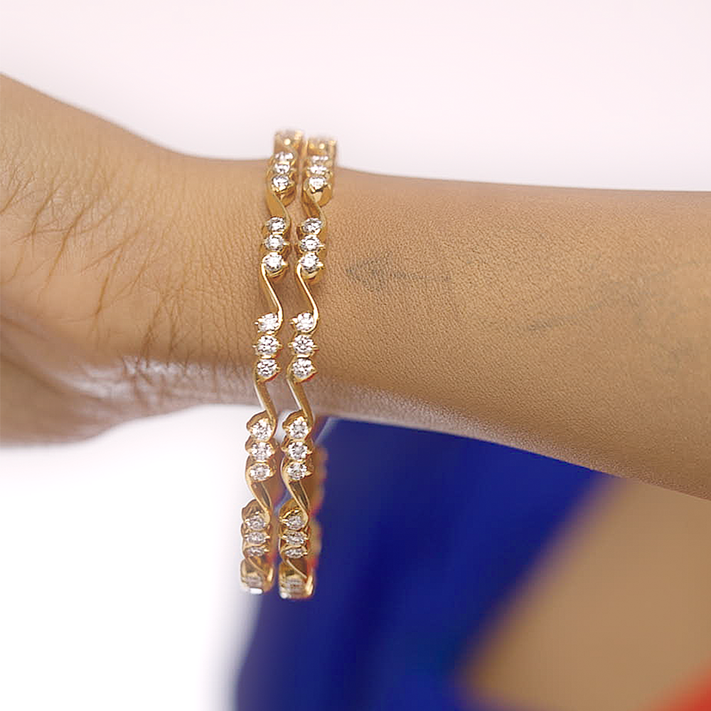 Oviyam Closed Setting Bangle