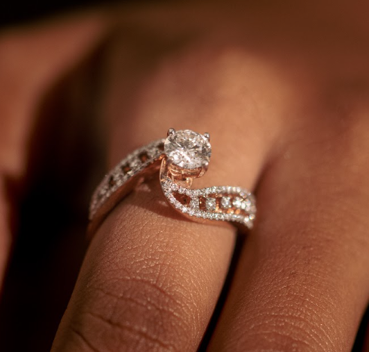 Guide to Choosing the Perfect Engagement Ring: Tips and Trends in 2025