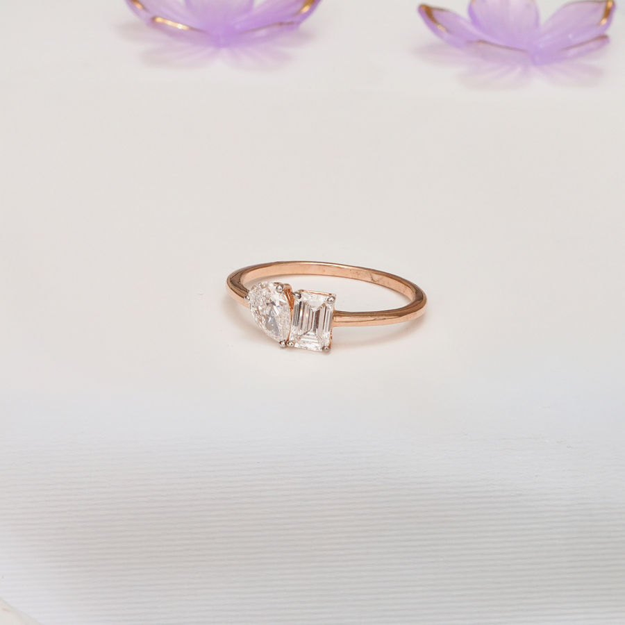 Aria Pear & Emerald Lab Diamond Toi Et Moi Ring