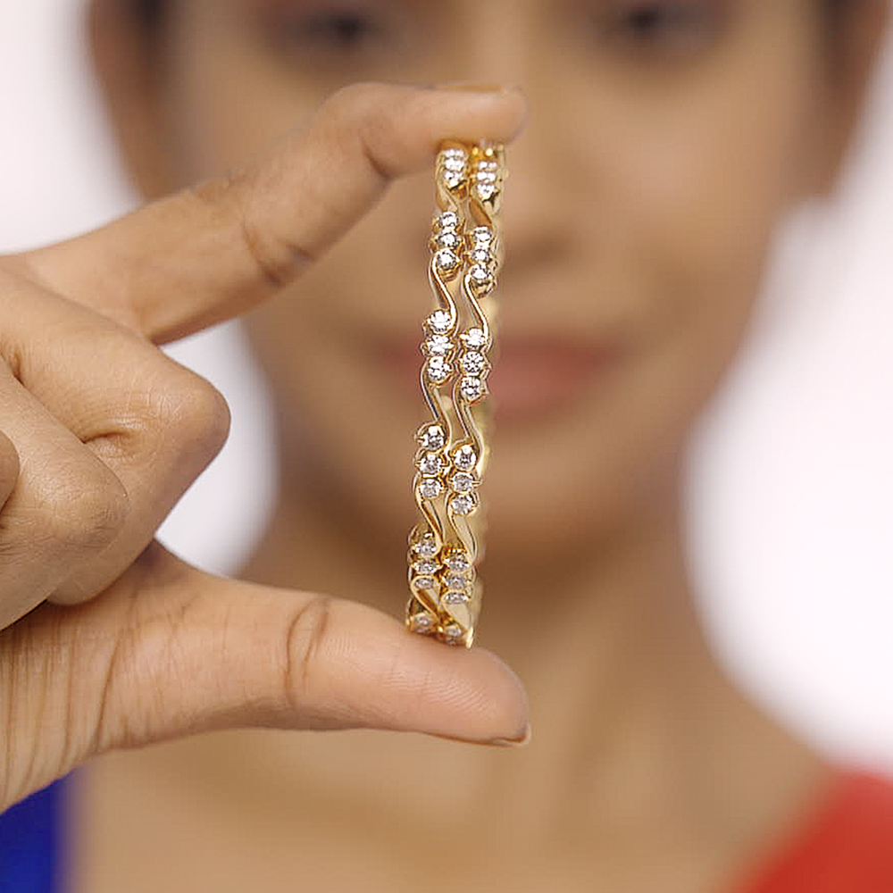Oviyam Closed Setting Bangle
