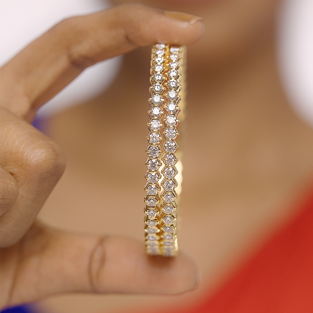 Varnam Closed Setting Bangle