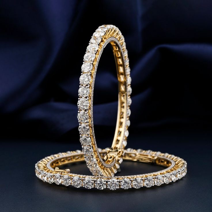 Tira Diamond Bangle