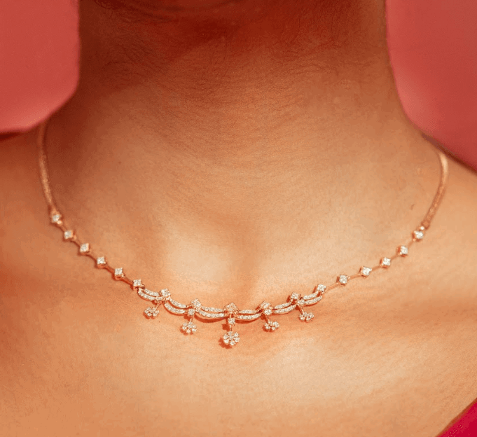 Minimalistic lilly Necklace