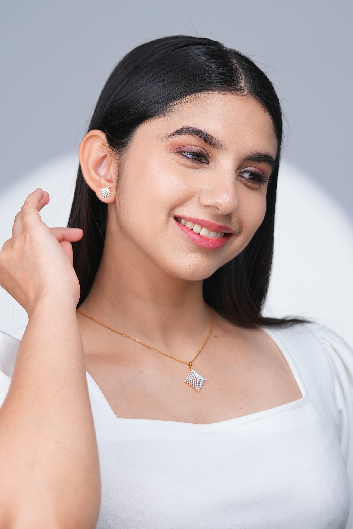 Myra Diamond Earring