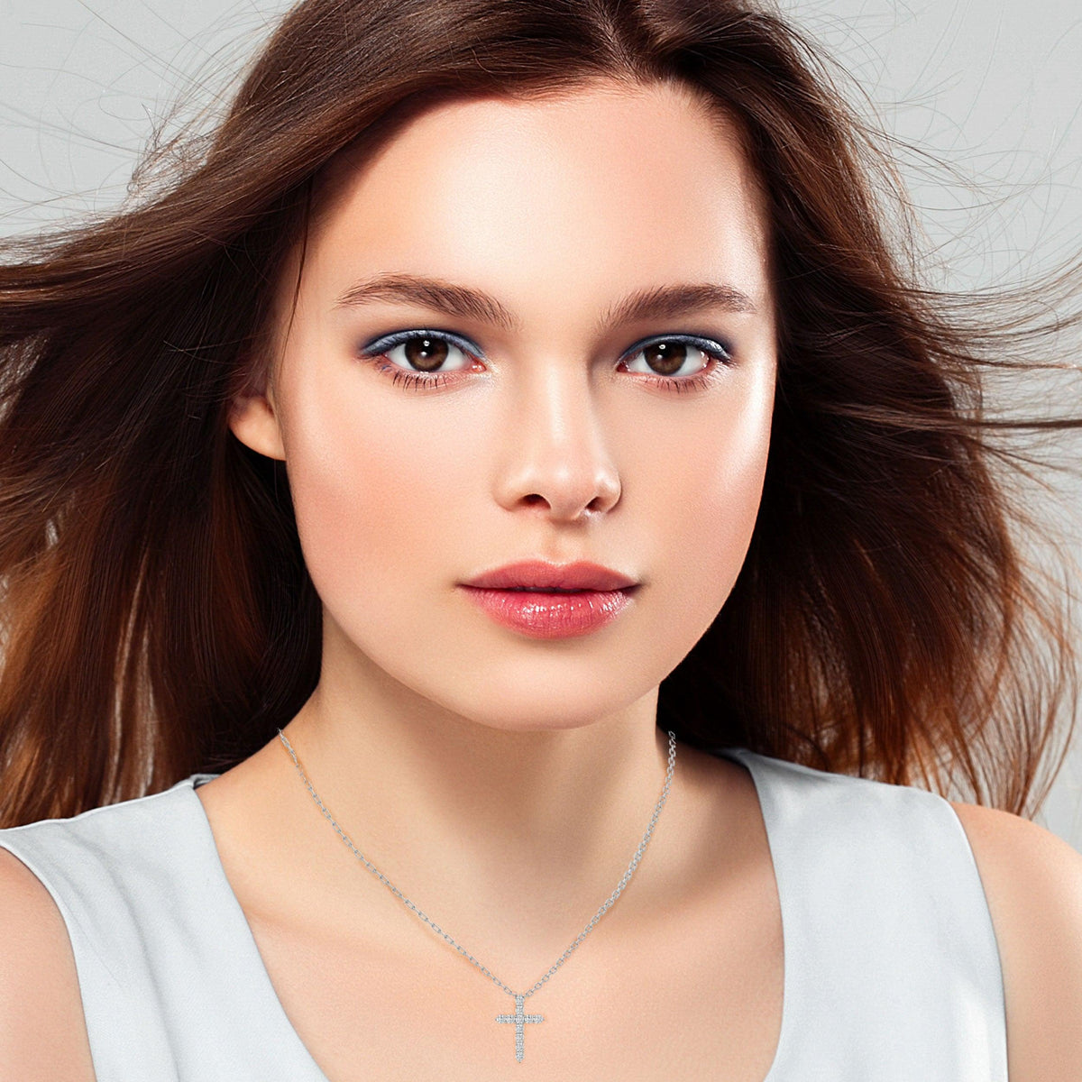 Weekend Diamond Pendant – product image 14