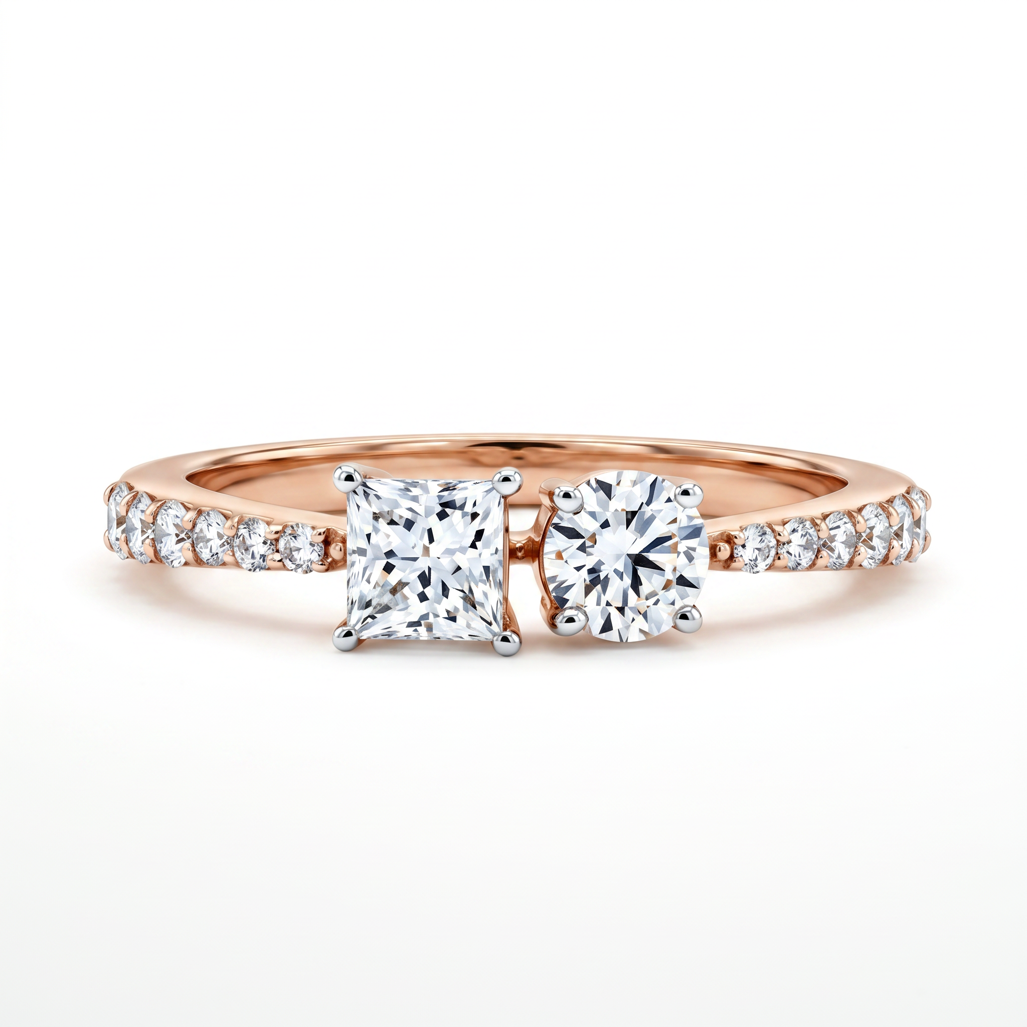 Princess and Round Brilliant Diamond Toi et Moi Ring