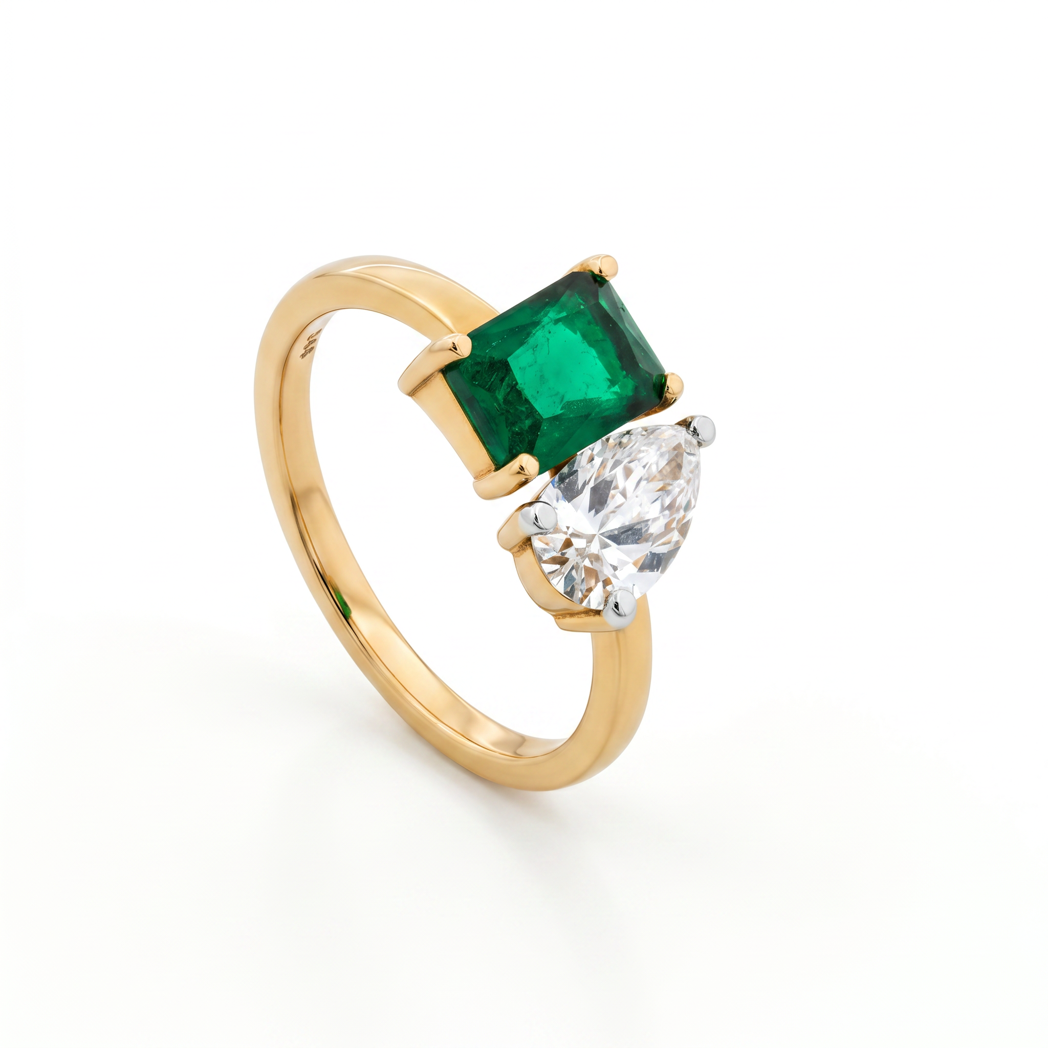 Emerald Cut Emerald & Pear Diamond Toi et Moi Ring